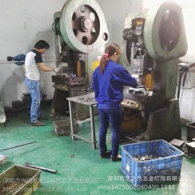 深圳公明焊接加工廠 專業(yè)承接中方通、不銹鋼管件焊接折彎加工